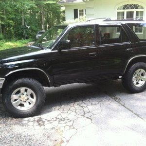 New tires and no running boards. Cooper discoverer at3 265/70/16 tires.