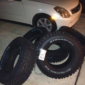 Just got my 5 new 285/65R18's in from TreadWright!!