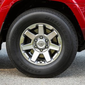 2014 Toyota 4runner Trail front wheel