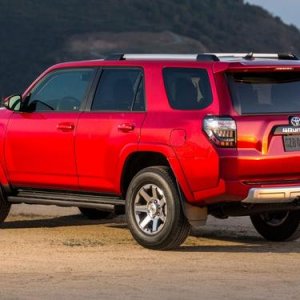 2014 Toyota 4Runner Rear Quarter 1024x640