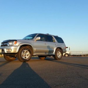 I want a lift and tires:(