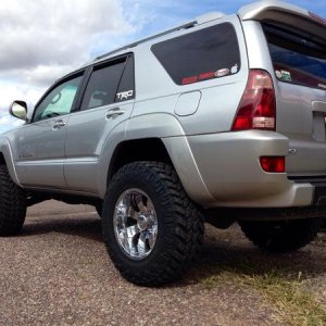 Nitto 295/70/r18