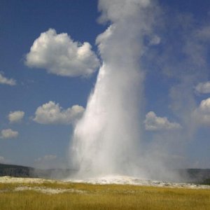 yellowstone- old faithful