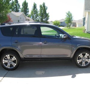 2009 07 18 Rav4 Sport V6 04 (Passenger Side)