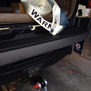 Added some recovery items for whatever the winter may bring. Rugged Ridge receiver shackle bracket, Warn 3" x 30' premium recovery strap.
