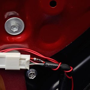 Latch button latch plug