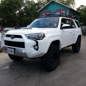2"/1.5" spacers. 285/70/17