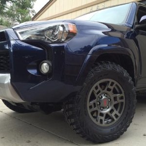 Goodyear Wrangler MT/R, 275/70/r17 with the 17" x 7" TRD Rims.