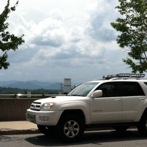 Asheville, NC

Mt. Pisgah in the background.

Old Daystar Spacer Lift and Basket