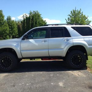 Completed. Toytech BOSS Ultimate Lift, Painted frame rails and. Bud Built Sliders, RC Metal Works Skid Plates, Method Racing Wheels, 265/70R17 Faulken