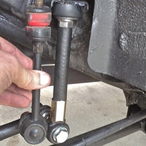 Comparing OEM-style end link vs. Adj. HD Sway Bar Link