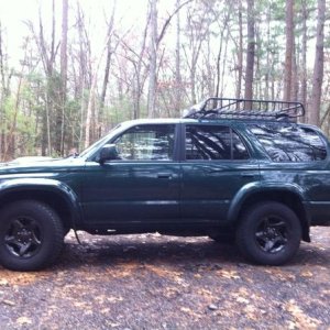 2000 4runner w/ 02 Taco rims in Rustoleum hammered metal_01