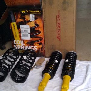Full OME 3" kit. 881/890 coils. 60028 comforts rear. and the 1/2 spacers on top in front.  Got the 1" diff drop kit too.