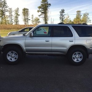 5star wheels and 265/75 cooper discoveries on, window visors off