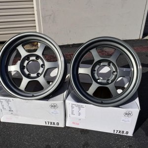 Anthracite Light Gunmetal vs. Standard Gunmetal