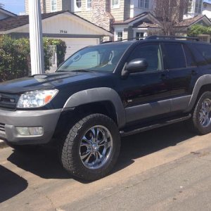 maxtrac spindles & 305/55/20 tires. Bumper got chopped way to much