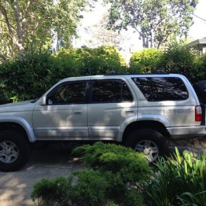 Cbi rear hybrid bumper with tire carrier side