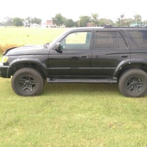 After the suspension upgrade. Swapped the front lift blocks and LC coils for Tundra TRD front coils and OME 906 rear coils, all riding on Bilstein 510
