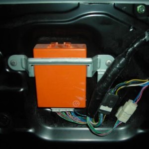 Crapy photo of the wiring. Need a better one to see all the wire colours/connectors locations!