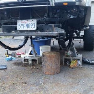 Custom front hanger set for full width Dana 60