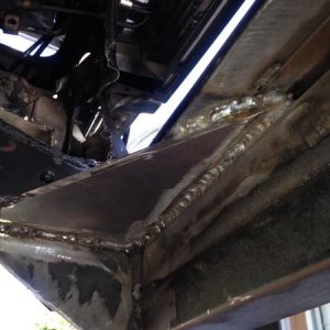 Frame gusset up front