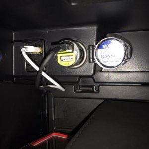 Glovebox USB