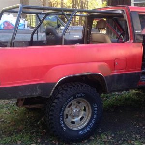 imager he roll cage connects to the frame, and holds the body solid. This 4Runner was close to being scrapped and we have saved one more 1st gen