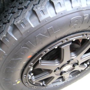 TIRE

YOKOHAMA Y811 165/80R14 MUD＆SNOW