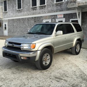 First day with with my 2001 4Runner..stoked to finally get behind the wheel of this bad boy.