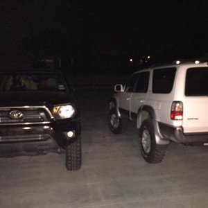 My buddies Tacoma, running pretty close to the same setup