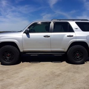 TRD Wheel + 275/70/17 Cooper Discoverer ST Maxx