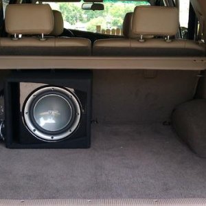 Kenwood 10" subwoofer with Alpine 450w amp and Power Acoustik capacitor