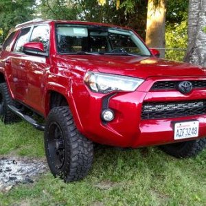 2014 SR5 Premium
2" spacer lift front
1" coil spacer rear
30" Eyeyourlife led bar in grill
275/70r Courser MT 
Mayhem 18x9 wheels