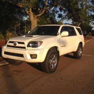 New equipment:
1) CBI ditch light brackets
2) Rigid Duallys (w/ yellow LaminX to match fogs)