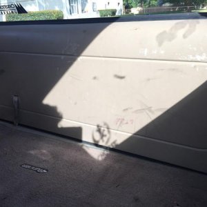 With the hatch closed the lights turn off automatically.