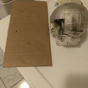 Projector screw pattern
