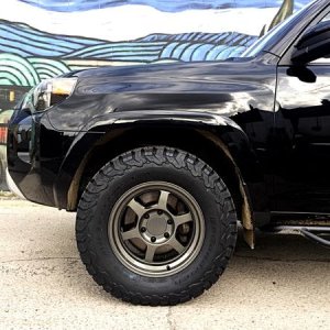 FN wheels, Konig Countersteer type X wrapped in BFG KO2 265/70/17