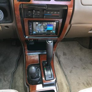 "New" refurbished SR5 wood center counsel