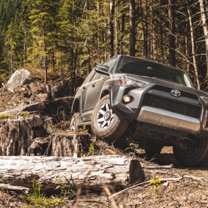 2017 TRD Off Road w/ KDSS

Currently stock.
