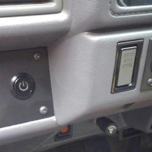 4Runner LED switches with custom plates for mounting and keeping a clean look.