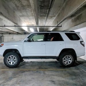 c59300gs59 574c59325 b
C59-300 2" front with GS59-574 for 2.5" total lift, C59-325 2" rear lift