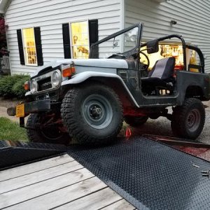 '75 FJ40 post lift