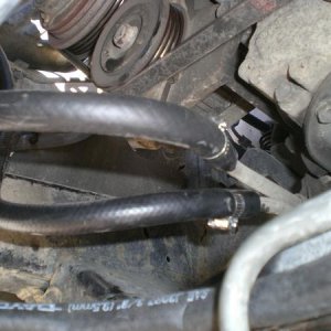 The end result. Hoses mounted properly.