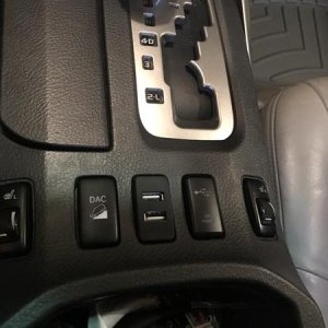 Center Console USB