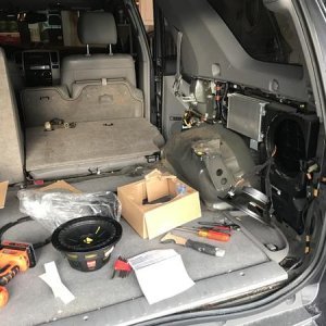 Kicker sub install