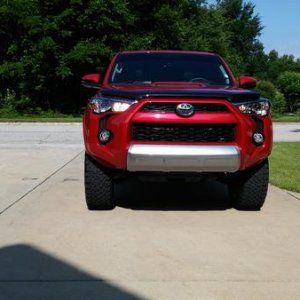 20x9 +18 offset with 275/60/20 BFG KO's 
Bilstein 5100's set at 0
Dobinson springs
C59-302 Front
C59-505 Rear
New KYB Top Hats