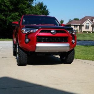 20x9 +18 offset with 275/60/20 BFG KO's 
Bilstein 5100's set at 0
Dobinson springs
C59-302 Front
C59-505 Rear
New KYB Top Hats