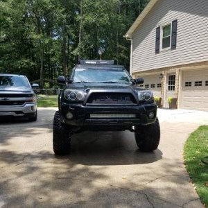 Decided to go with the TOYOTA grill instead of T4R, very pleased how it turned out!