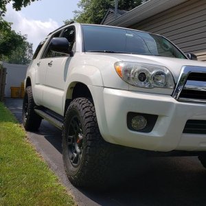 Runner TRD Wheels CornerView WebEdit