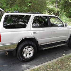 The better side (no damage to front right side)